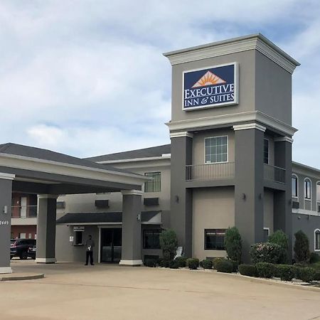 Executive Inn And Suites Joaquin Exteriér fotografie
